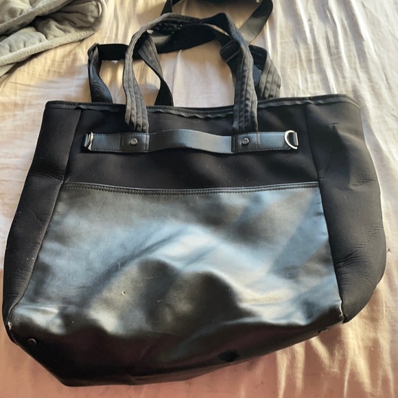 Lululemon tote